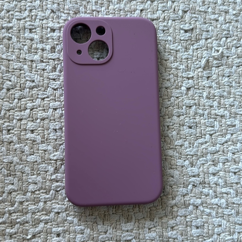 Silicone case for iPhone 13 mini 5,4 inch. Color - lilac purple.